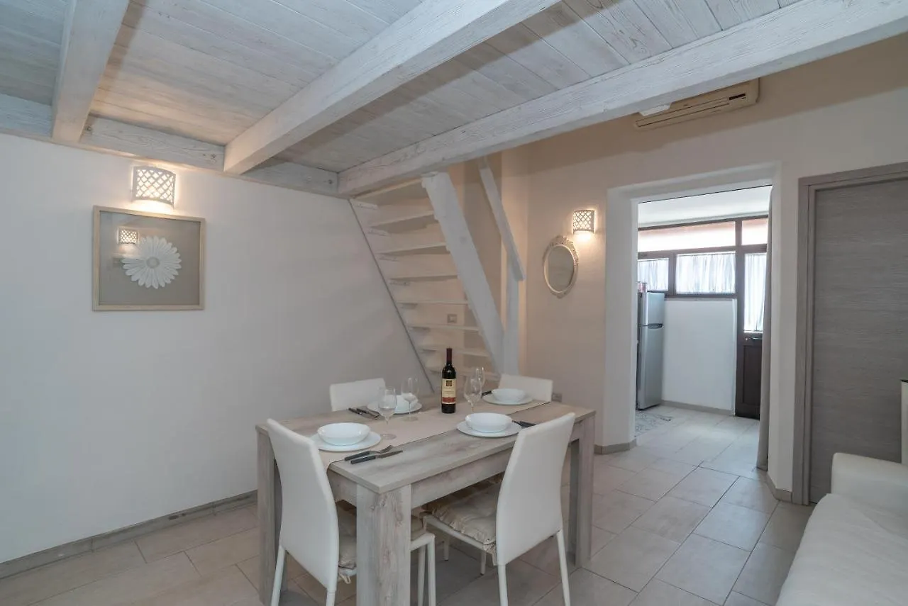 奧爾比亞Claudias House公寓